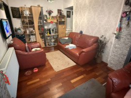 Apartament la casa 2 camere plus gradina in Floresti zona Ti