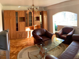 Apartament 3 camere zona Confectii