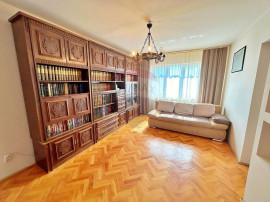 Apartament cu 4 camere de vânzare în zona Aurel Vlaicu