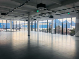 Spatiu comercial nou, 200 mp, in parc logistic, cu multiple