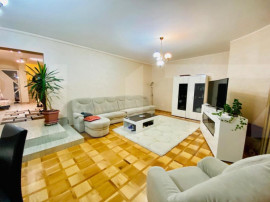 Casa 320 mp, terasa, gradina, garaj, zona Golden Tulip