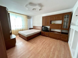 De vanzare apartament 3 camere 55.000 euro