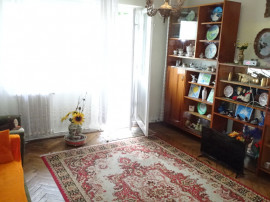 Apartament de 3 camere decomandat, in Deva, Bld. N. Balcescu, et. 1
