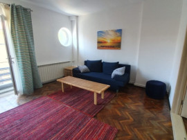 Apartament 3 camere in vila - Centru-500 euro/luna(Cod E1)