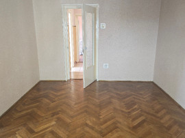 Vand apartament cu 3 camere in Deva, etaj 3, zona Gojdu, Andrei Saguna