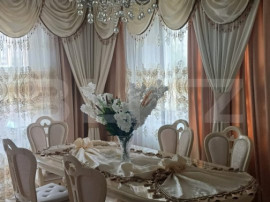 Apartament 3 camere, 85 mp, decomandat, zona Noua