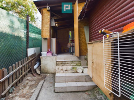 Căsuță cu anexe de v&acirc;nzare pe ștrandul Neptun