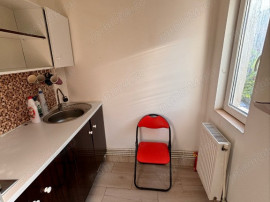 Garoniera de inchiriat in zona Tractorul