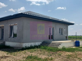 Casă nouă parter, 4 camere, curte 400mp, Săbăreni