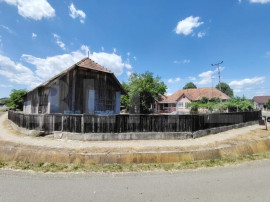 Casa renovabila 2,2 arii taren in Raciu