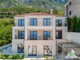 Vila de in Budva Muntenegru