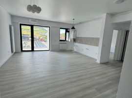 BLOC 5 SI 6 FERMELOR-boxa cadou sau esalonarea platii pe un an!