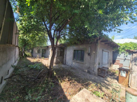 Teren intravilan 300mp cu casa demolabila, zona Chercea