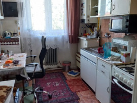 P.Dulfu, 3 camere, decom., etaj 3