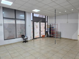 Spațiu comercial de &icirc;nchiriat &ndash; 120 mp - zona Liceul Aut
