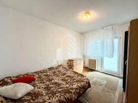 Apartament 3 camere, centrala proprie, ideal pentru munci...