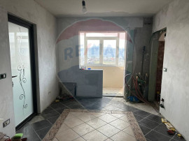 Apartament cu 2 camere de v&acirc;nzare Savinesti