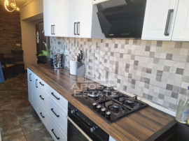 Apartament 3 camere, etaj intermediar, complet renovat, U...