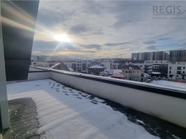 Penthouse de 3 camere zona Tractorul