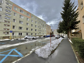 Apartament 2 Camere zona Florilor de renovat la ultimul etaj