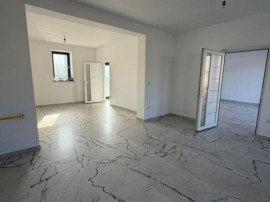 Spatiu comercial, 90 mp , chirie , Radauti