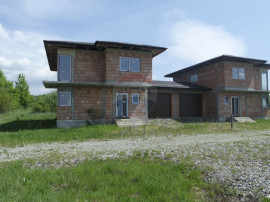 CASA CUPLATĂ DE V&Acirc;NZARE la rosu sau la semifinisat &icirc;n ...