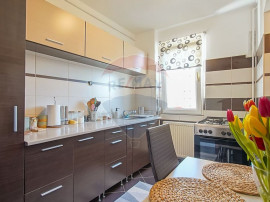 2 CAMERE | 49 MP | ET. 4/4 | ZONA ASTRA &ndash; PLANETE | STR...