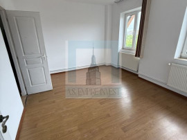 Apartament 2 camere decomandat - zona Centrul Civic