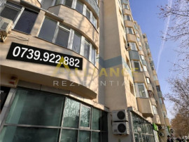 Metrou Aparatorii Patriei 3 camere decomandat