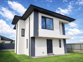 Casă individuală cu 4 camere/2 băi zona B&acirc;rnova