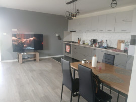 Duplex modern cu 3 camere, curte amenajată și foișor &ndash;