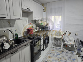 Apartament renovat, parter, zona Maelvi &ndash; luminos, cu box?
