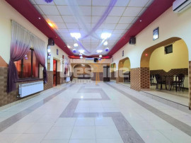 Spatiu comercial 375mp 150.000&euro; cu chiriasi