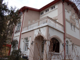 Vila superba l Palatul Parlamentului l piscina l teren 870mp