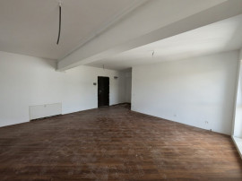 Apartament 3 camere, 70mp utili, 2 bai, finisat, lift, zona Tineretulu