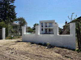 Casă de v&acirc;nzare, 200 mp, zona Brezoaia