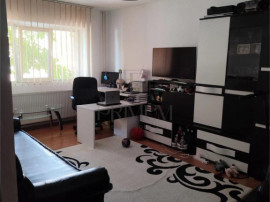 LUNEI - PARTER - BLOC IZOLAT - 3 CAMERE - 2 BAI - CENTRALA P