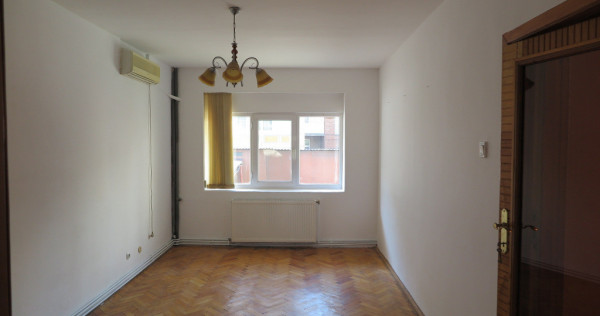 Apartament 3 camere - Zona Praporgescu