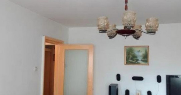 Ap. 3 camere, decomandat, 2 bai - zona Tractorul(ID:2875)