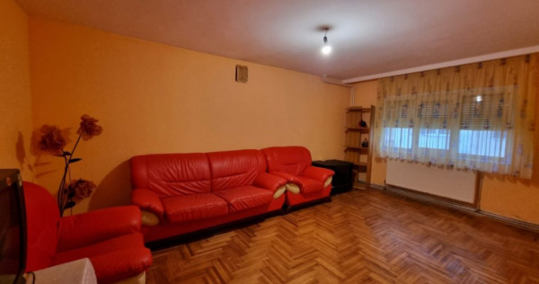 Apartament cu 3 camere decomandate