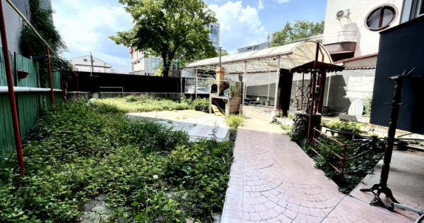 Vila spatioasa 8 camere, ideala pentru multiple actvitati, z