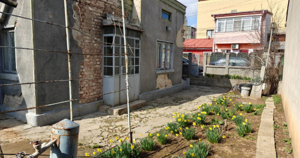 Teren+Casa – Dublu Acces, Str. Cpt. Burlacu Ion nr. 27 (Antiaeriana)