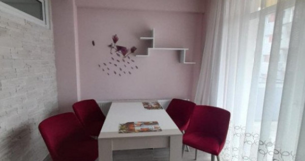 Apartament 3 camere, terasa 25 mp, parcare, zona Vivo