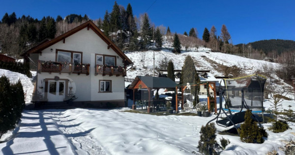 De v&acirc;nzare pensiune de vis &icirc;n cadru pitoresc, zona Moieciu