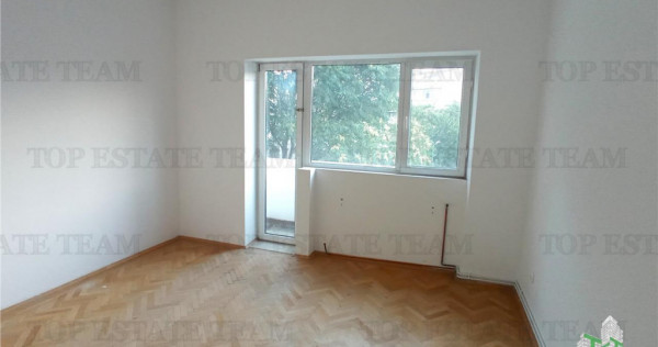 Apartament 3 camere de , zona Armeneasca