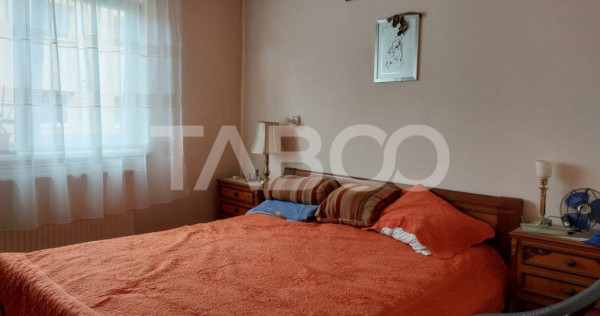 Apartament de vanzare 75 mp 4 camere 2 balcoane etaj 2 Cis