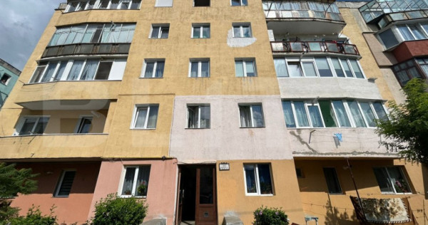 De vanzare apartament de 3 camere