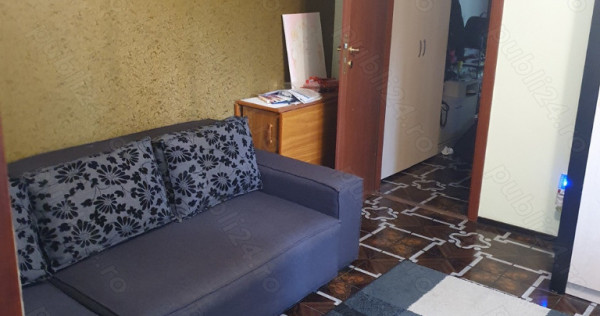 Apartament 3 camere, semidecomandat - zona Astra