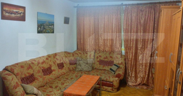 Apartament cu 3 camere, zona Complex Studentesc