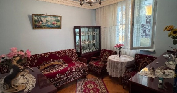 Ap 3 cam, str. Lămâiței, et. 2. Preț 48.000 eur